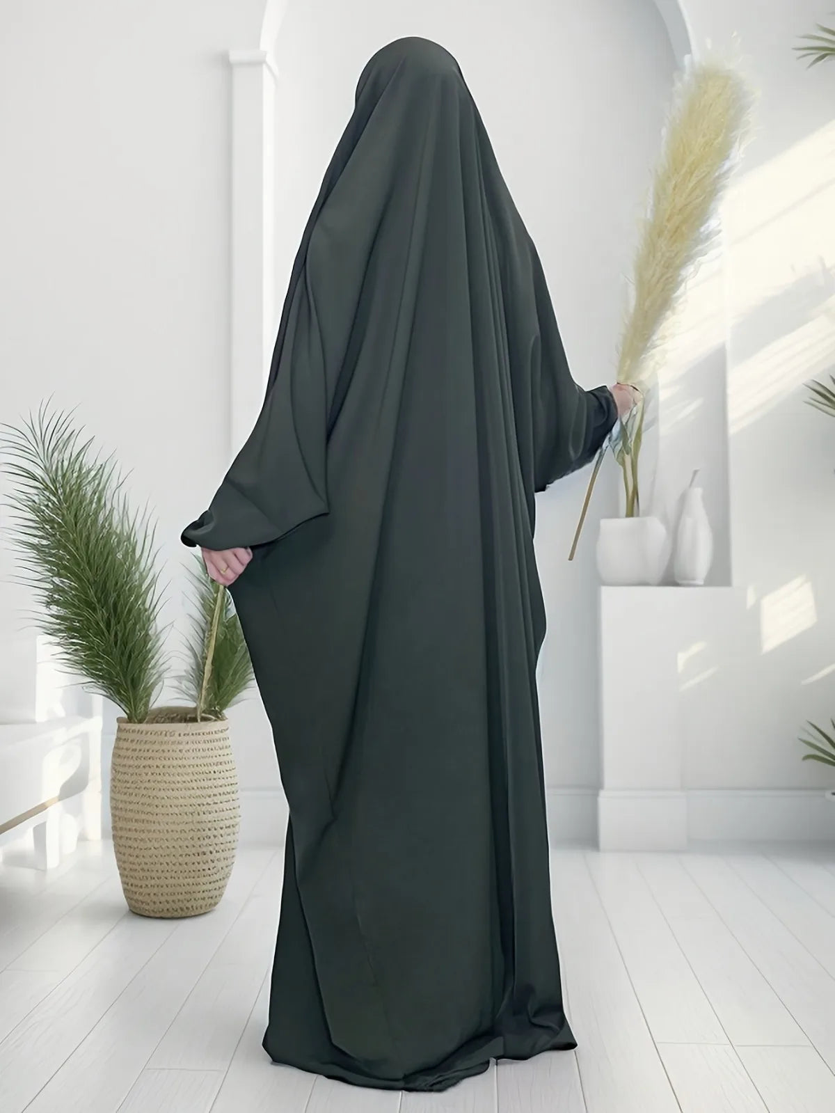 Women's Traditional Arabian Batwing Sleeve Abaya